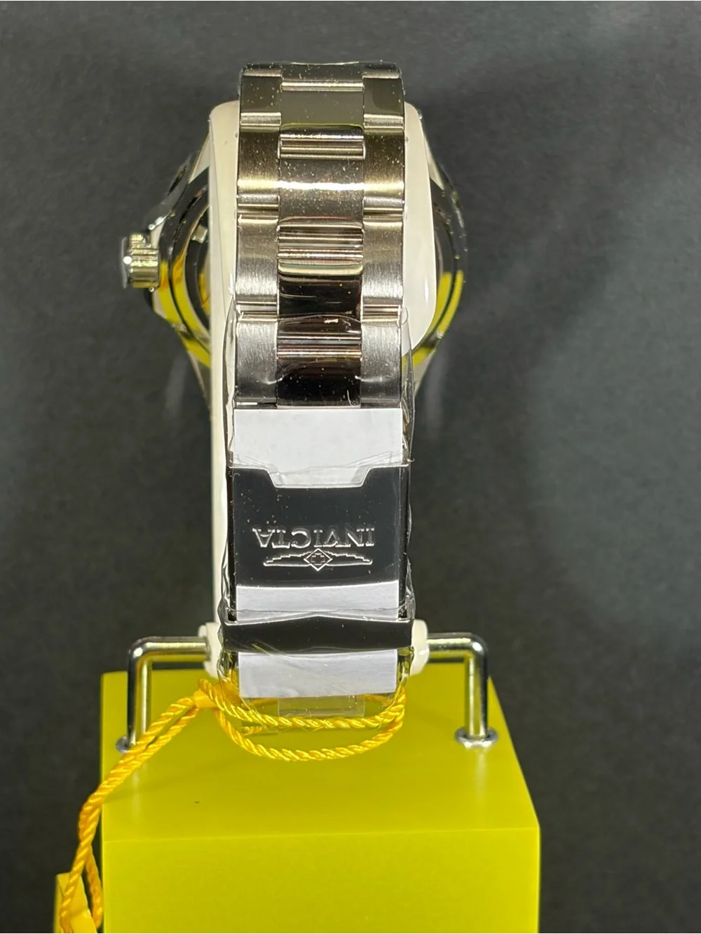 Invicta Pro Diver House of Cards Roulette Men’s Watch 40mm 50519 – New